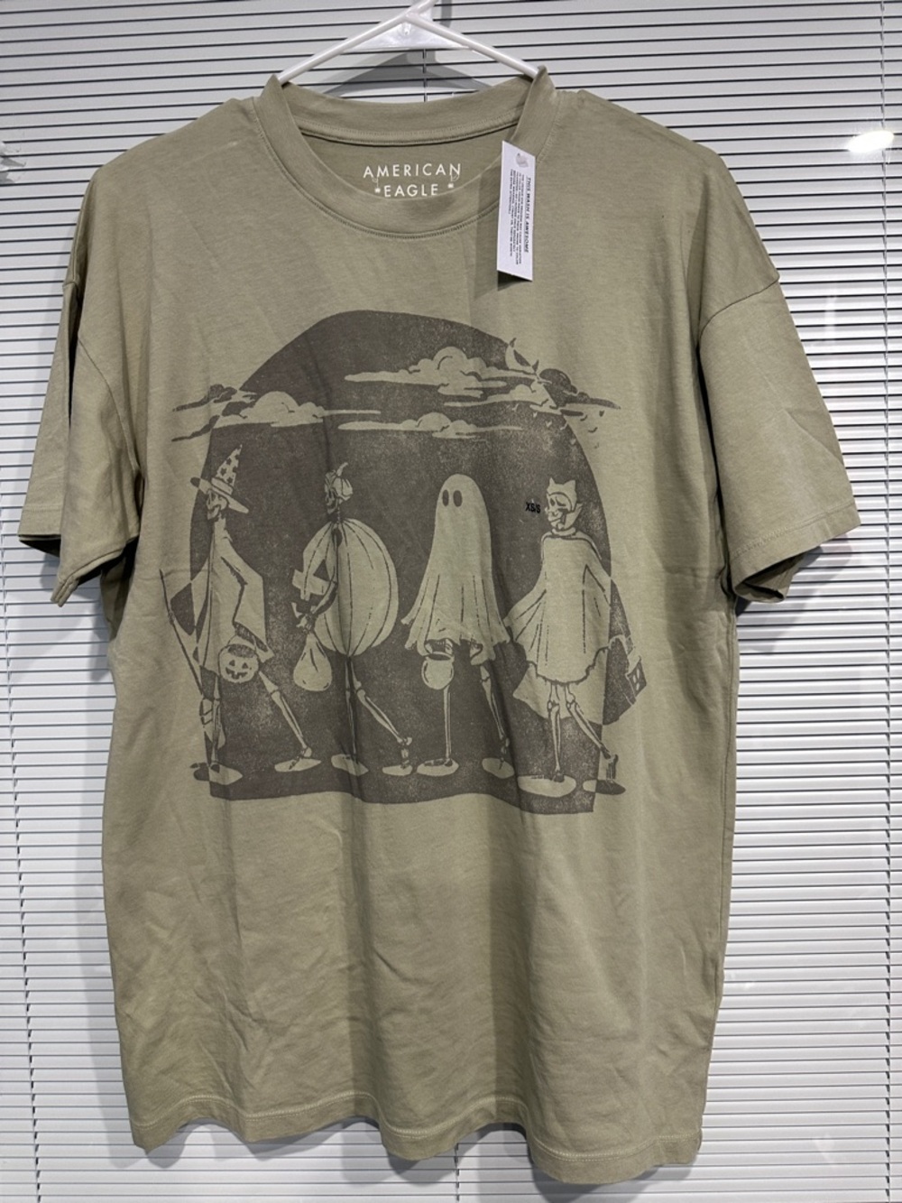 American Eagle Outfitters Olive Green Halloween Graphic Tee - Men's Short Sleeve